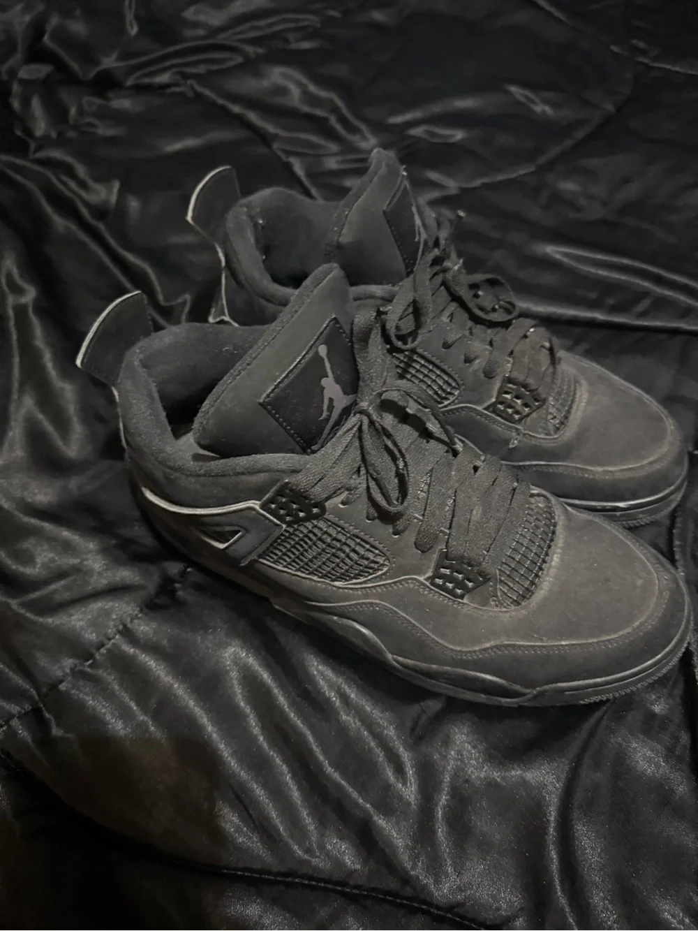 Jordan Retro 4 Sneakers in Black